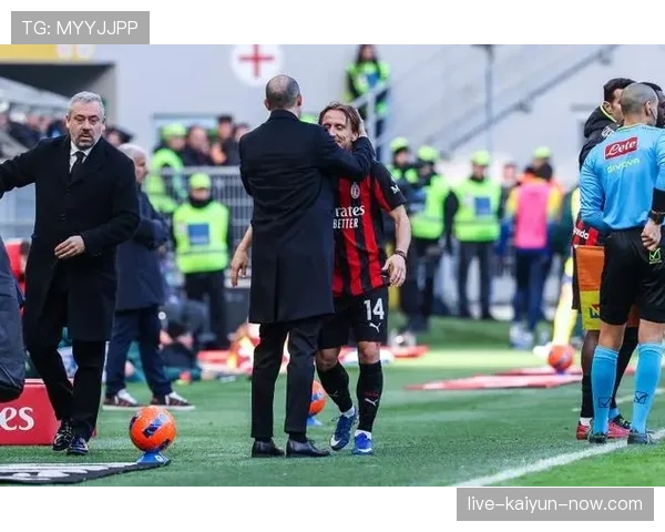 AC米兰中场控制力不足，边路协防问题对赛季表现形成制约