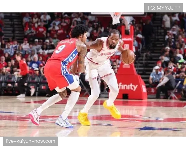 杜兰特挡拆后投篮效率提升，拉开与恩比德关键得分差距