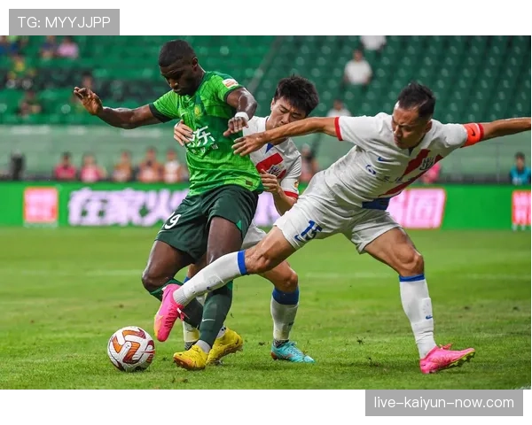 夸雷斯马与贝纳永锋线前插频率差异及体系偏好转移